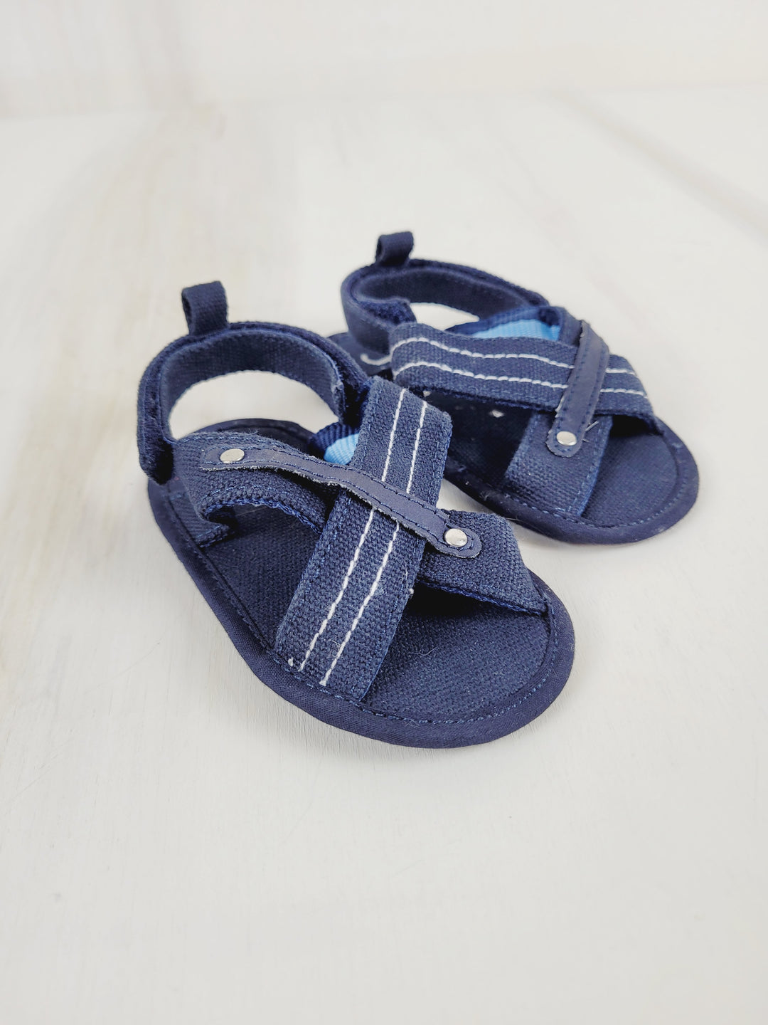 JOE FRESH NAVY CRIB SANDAL SIZE 4 PRE-LOVED