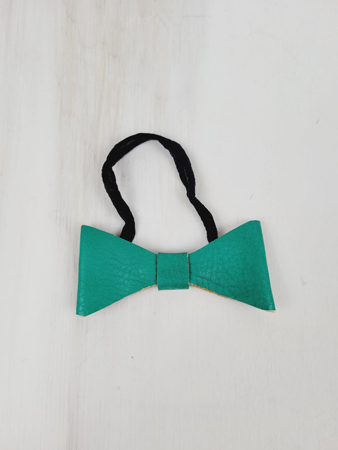 GREEN BOWTIE (NYLON) BABY/TODDLER PRE-LOVED