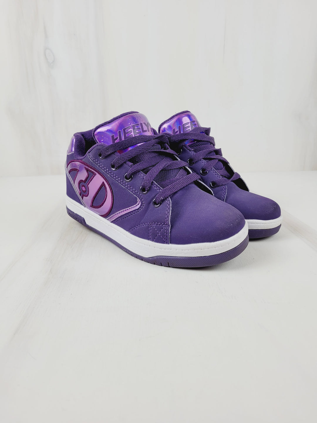 HEELYS PURPLE SHOES SIZE 4YOUTH PRE-LOVED