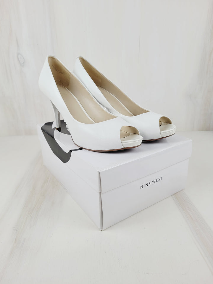 NINE WEST WHITE HEEL SIZE 8.5 LADIES PRE-LOVED