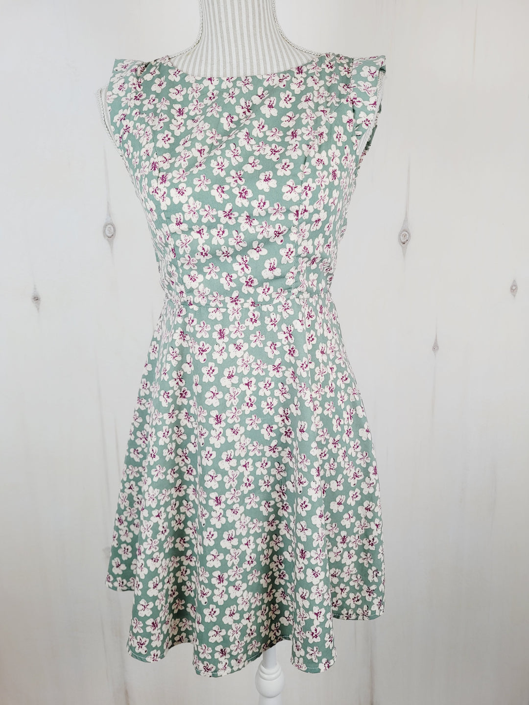 STRIKING FLORAL DRESS LADIES XS PRE-LOVED