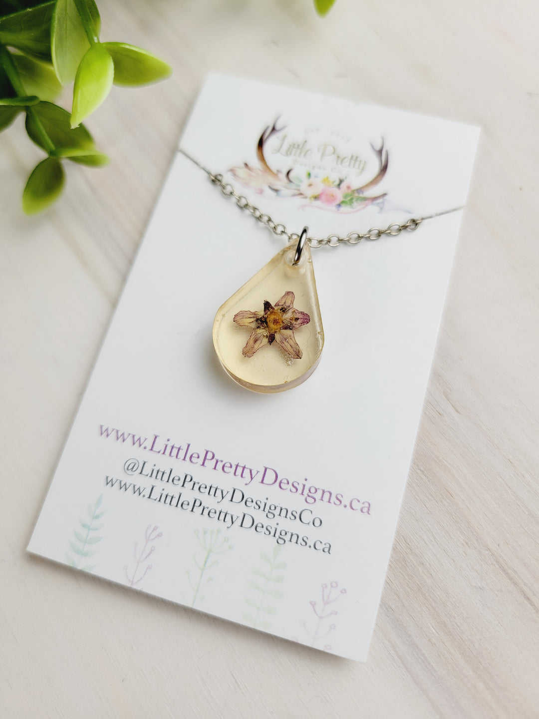 Little Pretty Designs, Pressed Flower Necklaces, Assorted Unframed