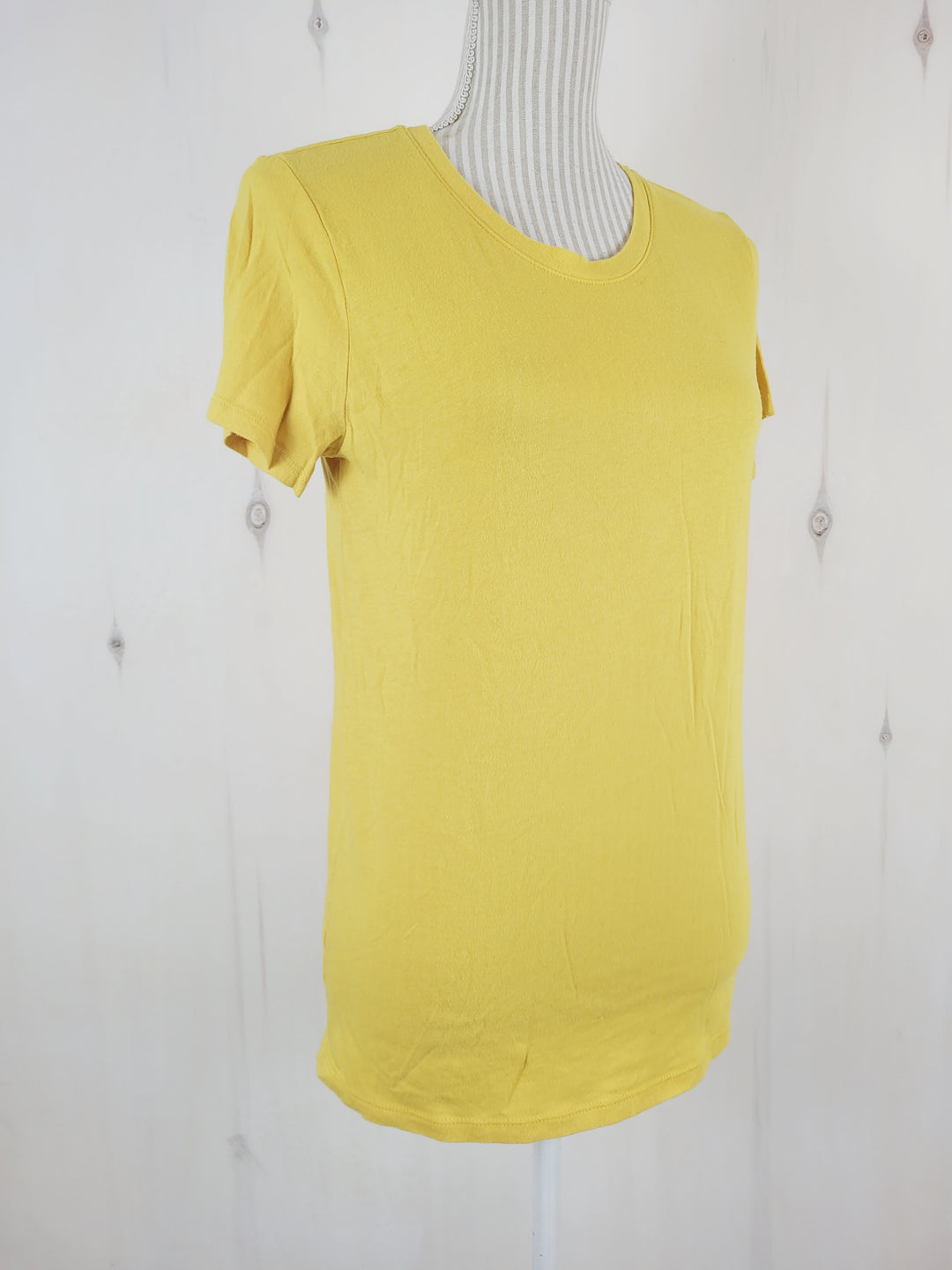 GAP YELLOW TSHIRT LADIES MEDIUM PRE-LOVED