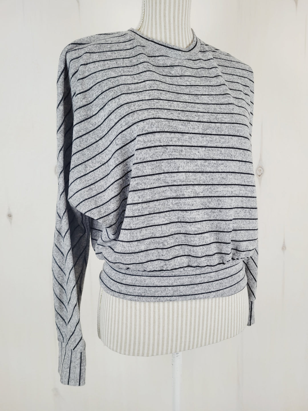 ARDENES GREY/BLACK STRIPED TOP LADIES SMALL PRE-LOVED