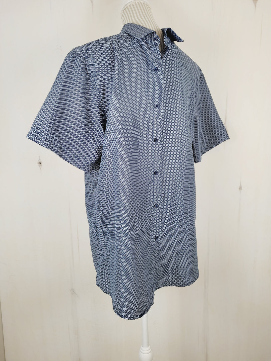 2D4 SHORT SLEEVE COLLARED BUTTON UP SHIRT MENS SIZE LARGE PRE-LOVED