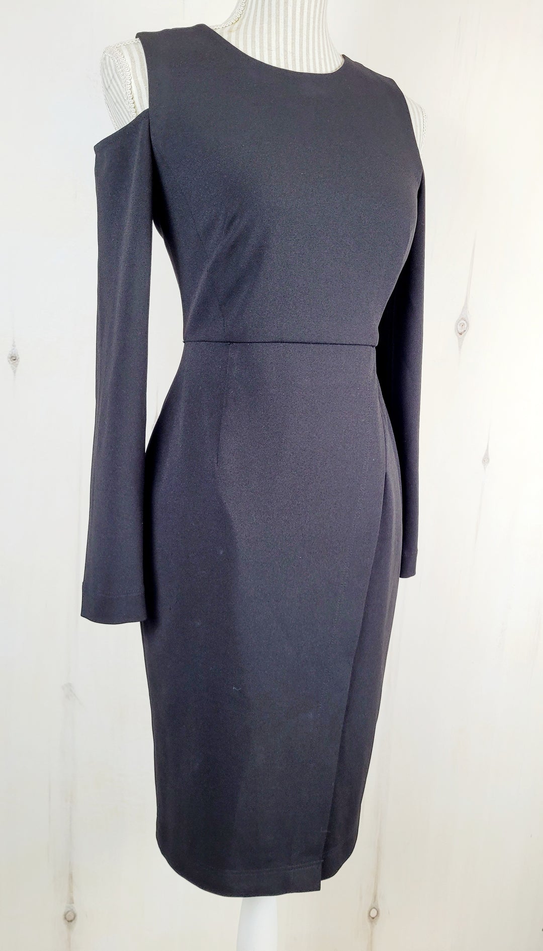 DKNY BLACK LONG SLEEVE FITTED DRESS LADIES SIZE 2 PRE-LOVED