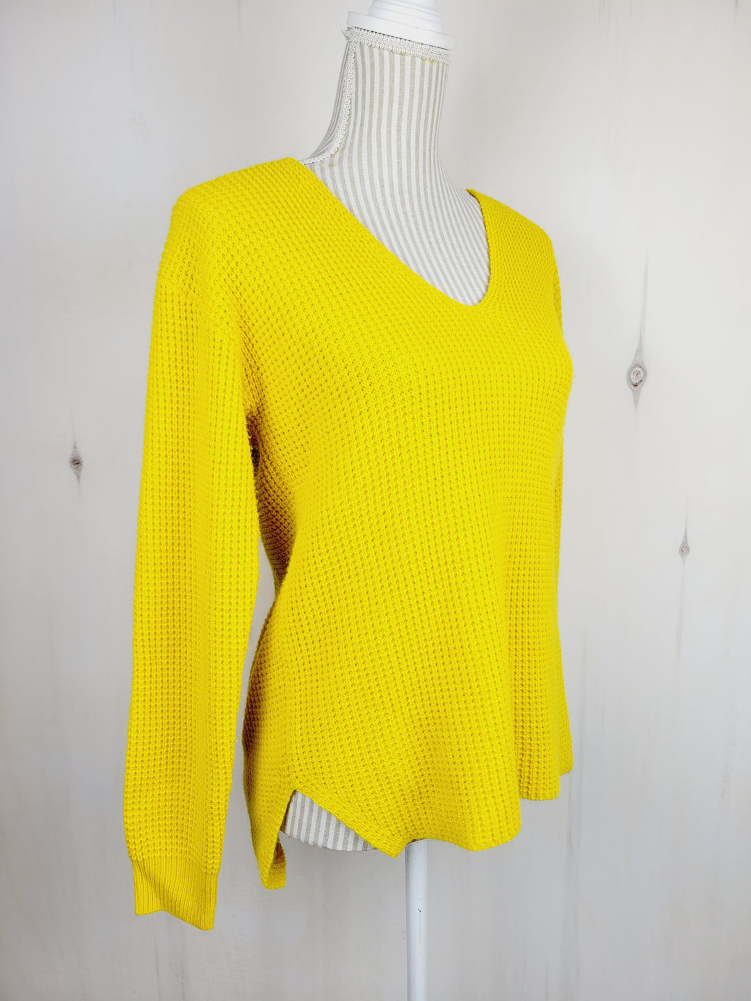 JOE FRESH YELLOW SWEATER LADIES MEDIUM PRE-LOVED