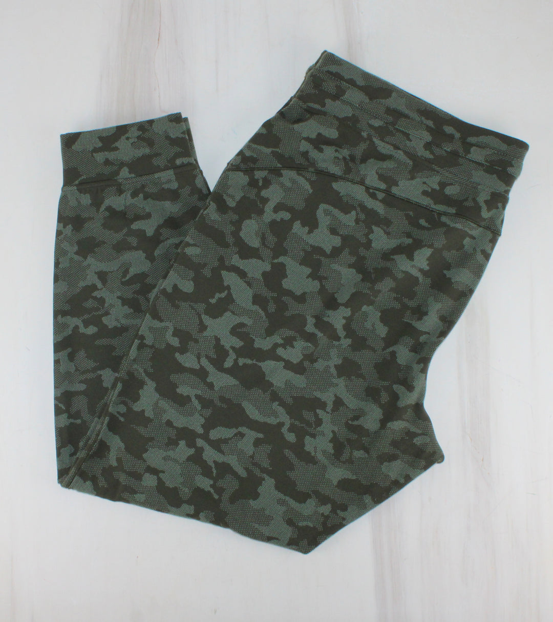 LULULEMON CAMO TRACK PANTS SIZE 20 PRE-LOVED