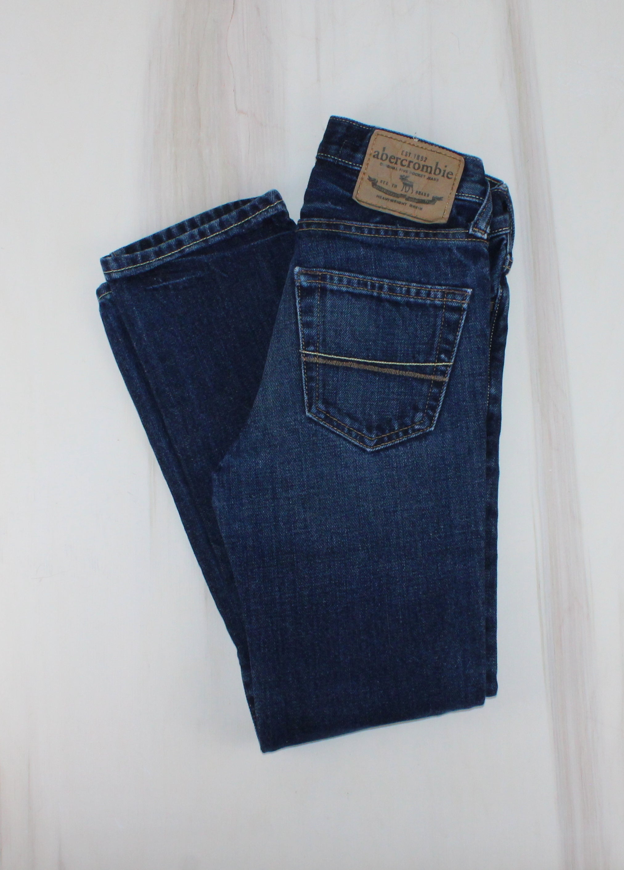 Hollister vs abercrombie jeans best sale