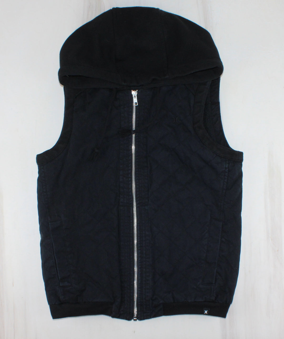 HURLEYS BLACK QUILTED SHERPA LINED HOODED VEST ADULT XS PRE-LOVED