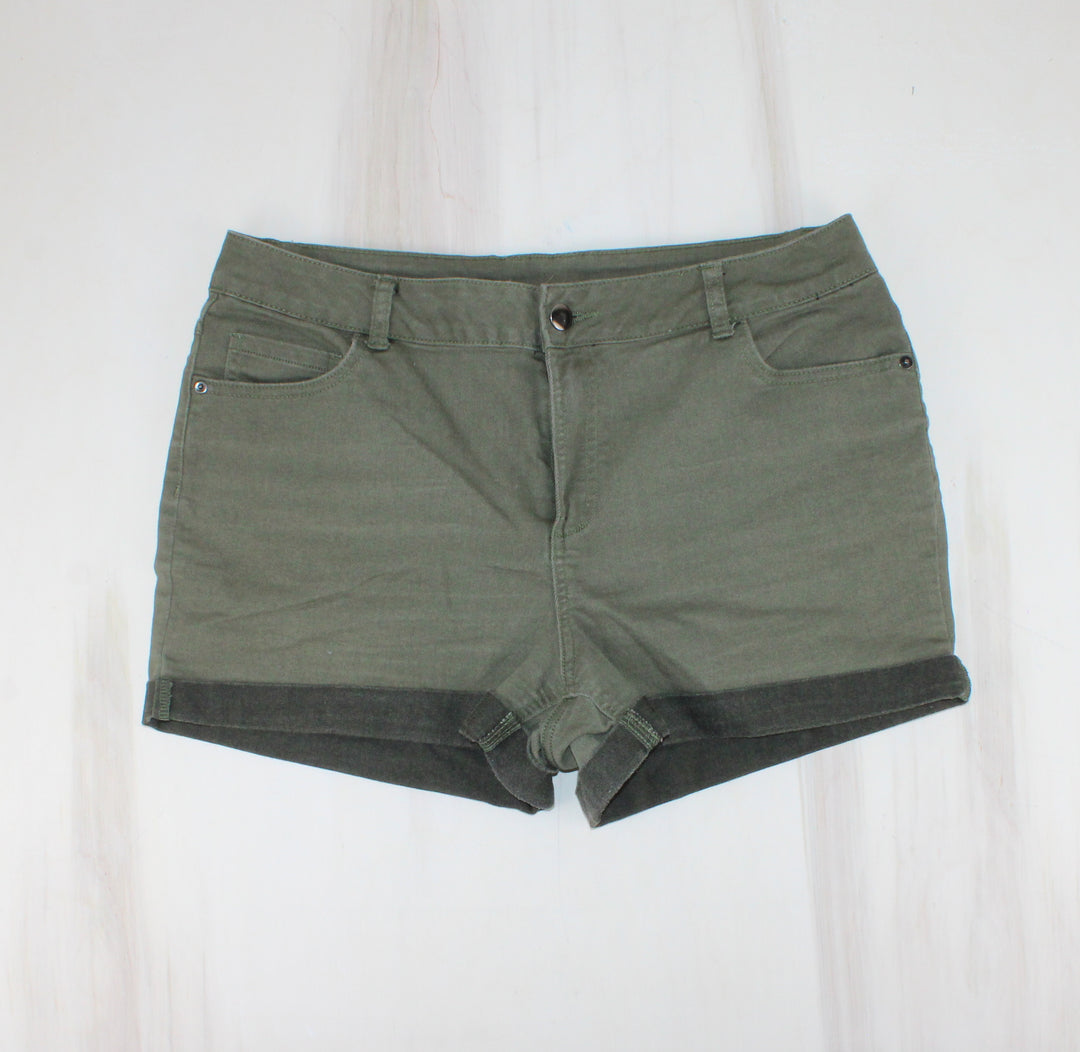 GEORGE GREEN SHORTS LADIES SIZE 14 PRE-LOVED