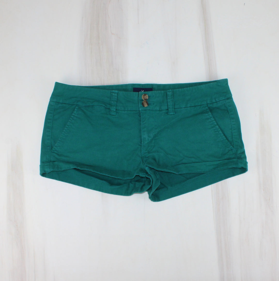 AMERICAN EAGLE GREEN SHORTS LADIES SIZE 8 PRE-LOVED