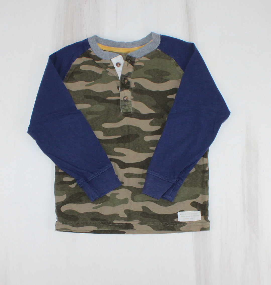 CARTERS CAMO RAGLAN TOP 5Y PRE-LOVED