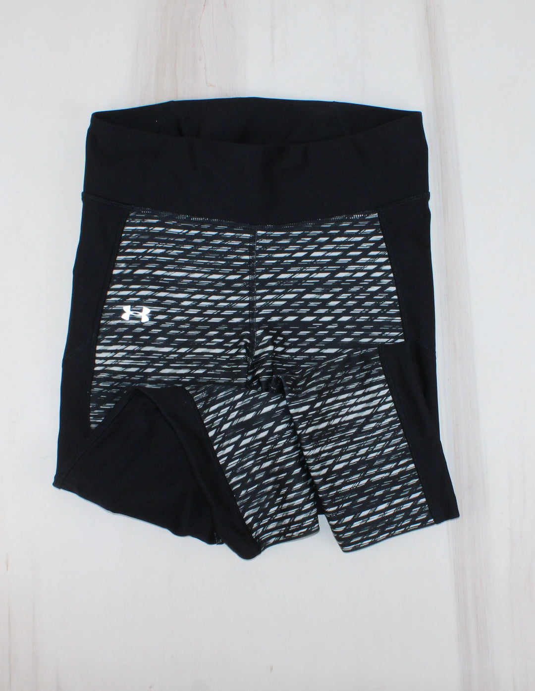 UNDER ARMOUR CAPRI LEGGINGS BLACK APPROX LADIES XS/SM PRE-LOVED