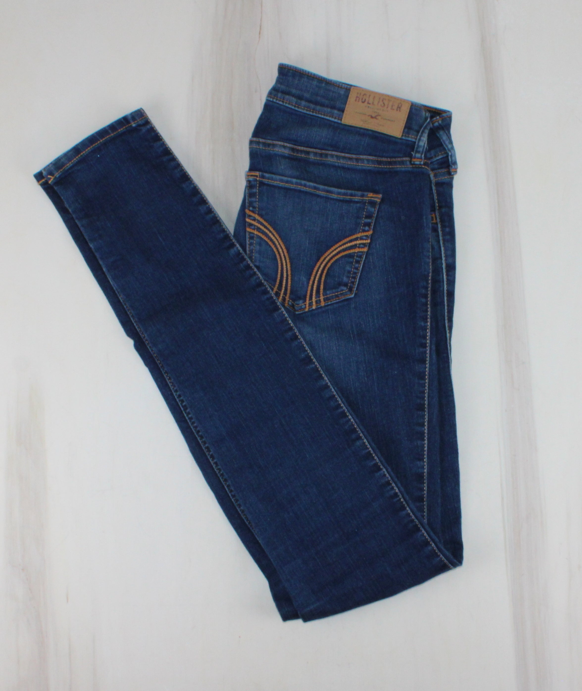 HOLLISTER SKINNY JEANS LADIES SIZE 26 PRE LOVED Betty s Marketplace