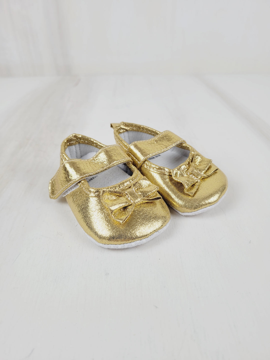 GOLD CRIB DRESSY SHOE 0-3M PRE-LOVED