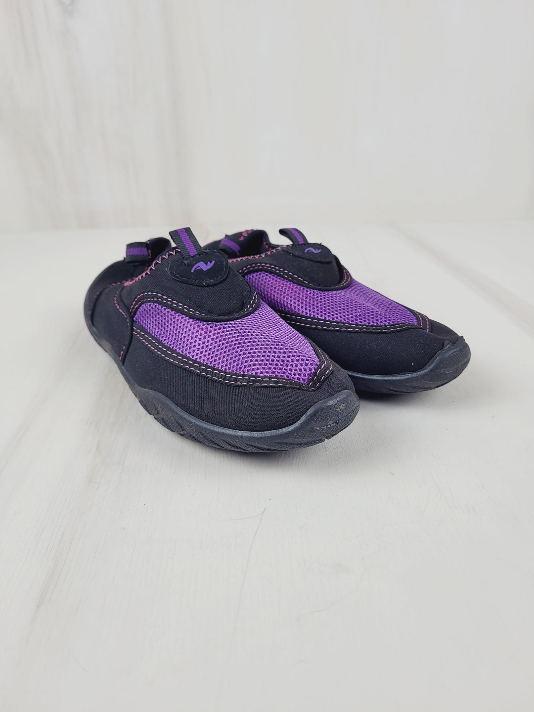 ATHLETIC WORKS PURPLE WATER SHOES SIZE 2/3 YOUTH PRE-LOVED