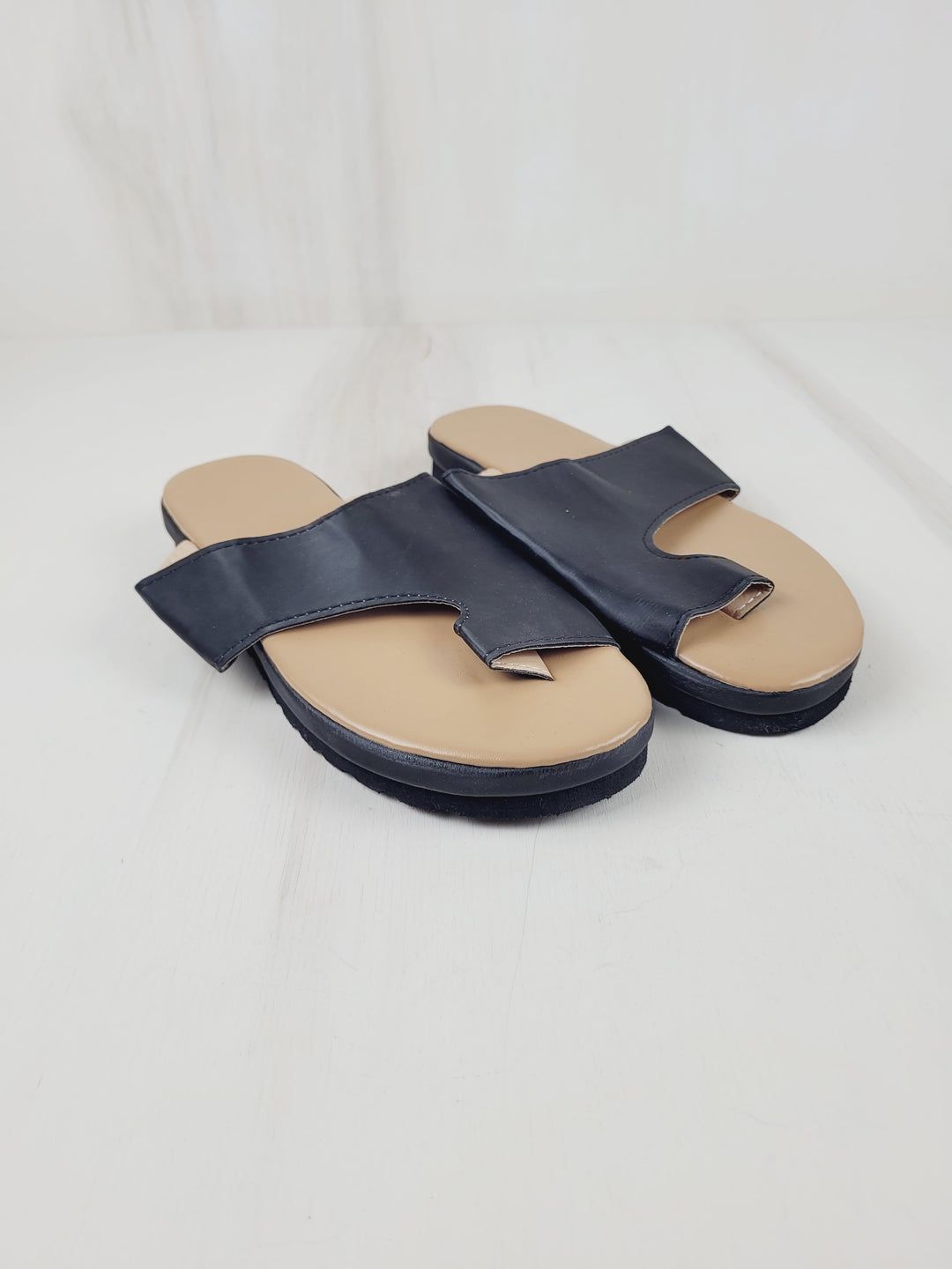 BLACK SANDALS LADIES SIZE 7  PRE-LOVED